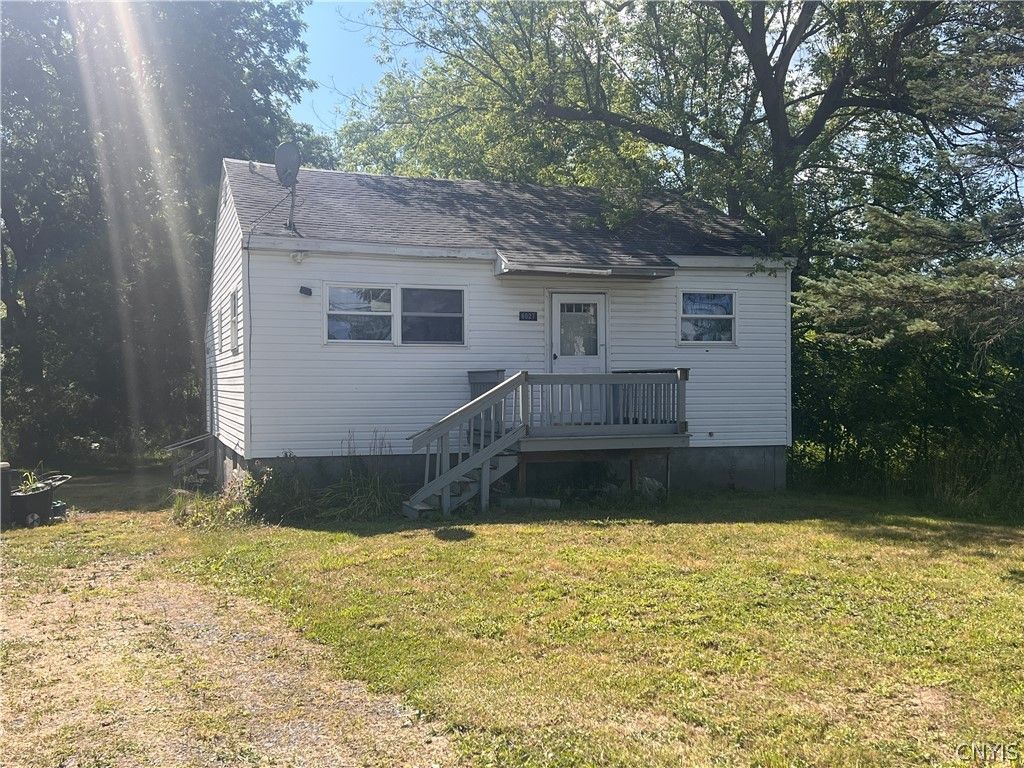 8827 Brewerton Road, Cicero, NY 13029