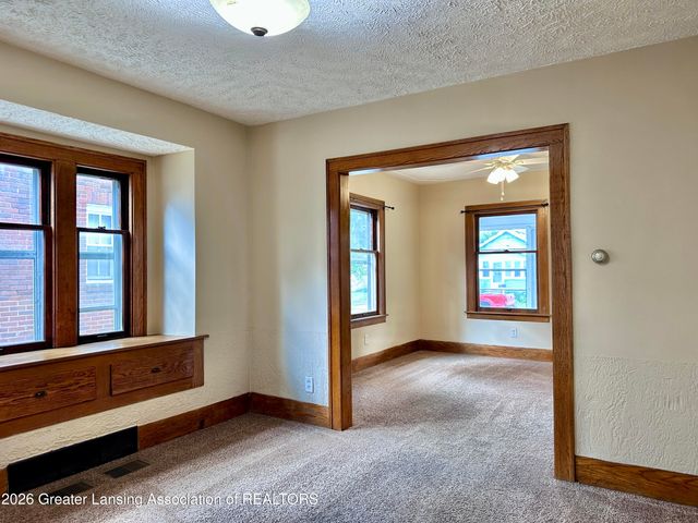 414 N Hayford Avenue, Lansing, MI 48912