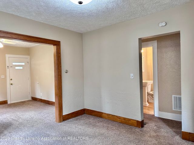 414 N Hayford Avenue, Lansing, MI 48912