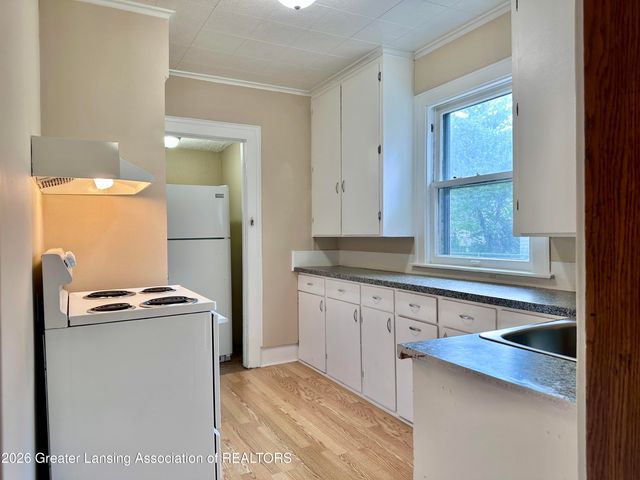 414 N Hayford Avenue, Lansing, MI 48912