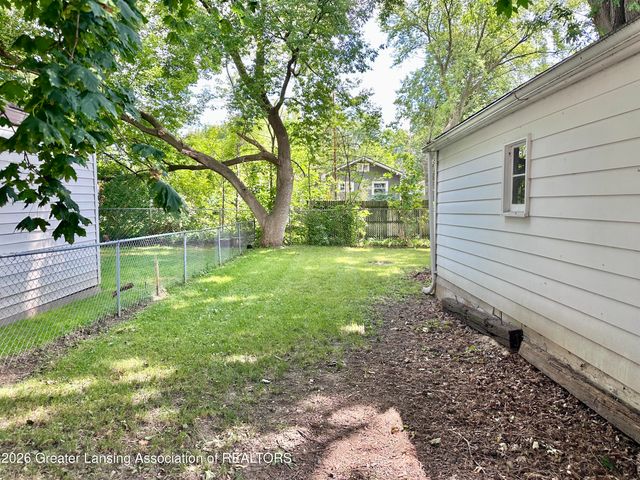 414 N Hayford Avenue, Lansing, MI 48912