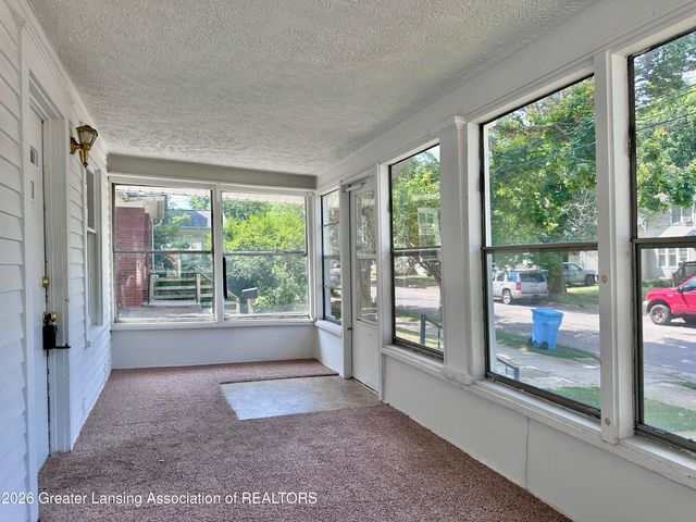 414 N Hayford Avenue, Lansing, MI 48912