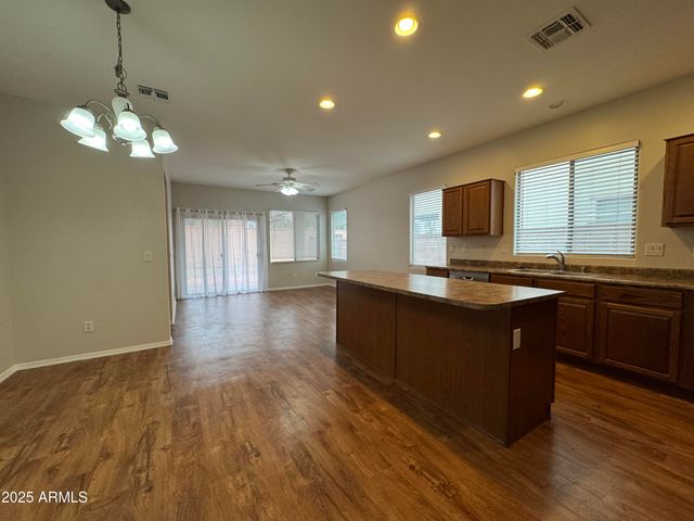 4554 E SUNDANCE Avenue, Gilbert, AZ 85297