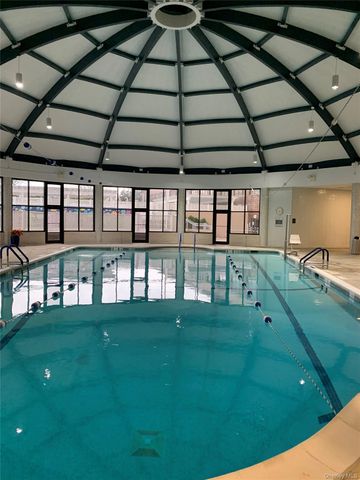 269-10 17K Grand Central Parkway 17K, Floral Park, NY 11005