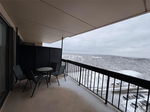 269-10 17K Grand Central Parkway 17K, Floral Park, NY 11005