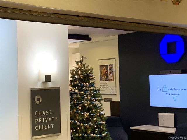 269-10 17K Grand Central Parkway 17K, Floral Park, NY 11005