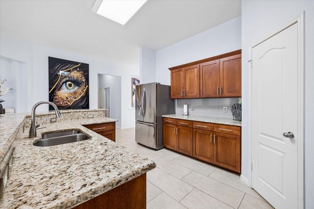 13800 Shadowlawn TRCE SE, Manor, TX 78653