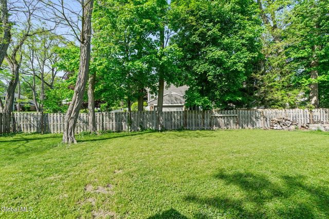 9 Haviland Drive, Glenville, NY 12302