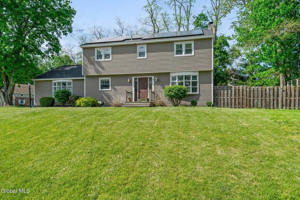 9 Haviland Drive, Glenville, NY 12302