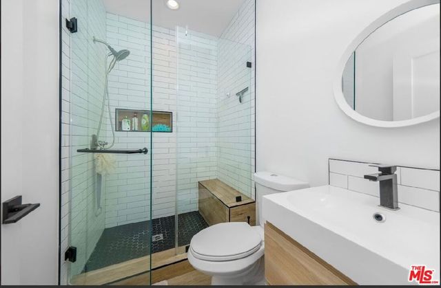 12957 Hartsook Street, Sherman Oaks, CA 91423