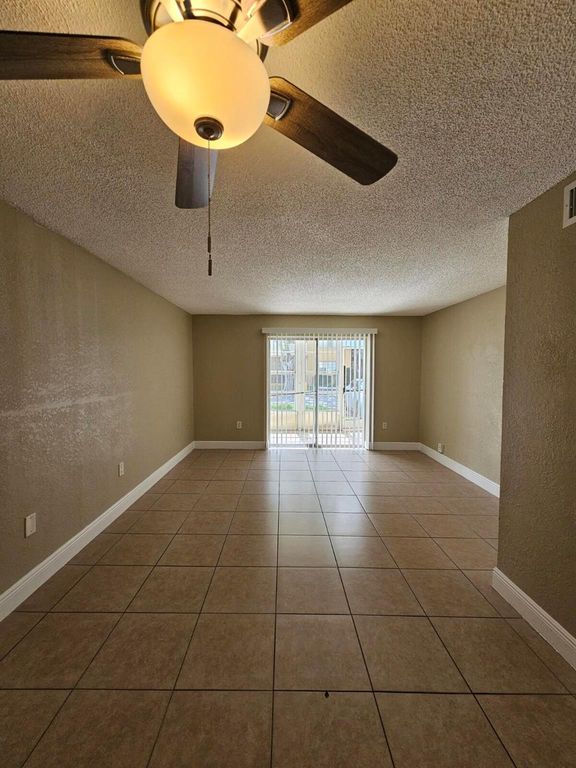 4324 NW 9th Avenue 6-1c, Deerfield Beach, FL 33064