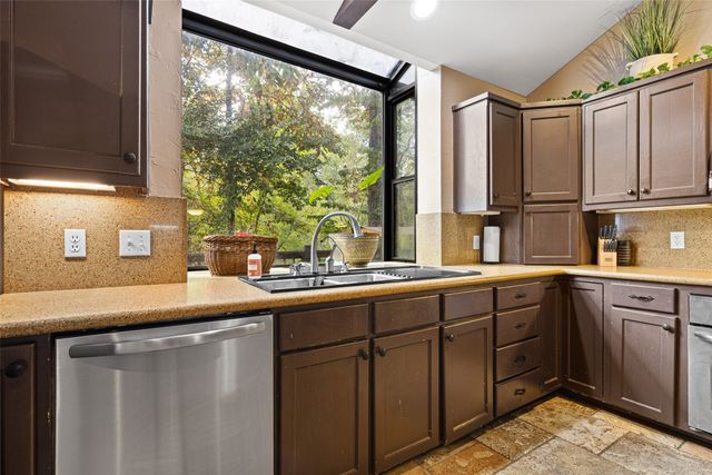 632 Susan Road, Gladewater, TX 75647