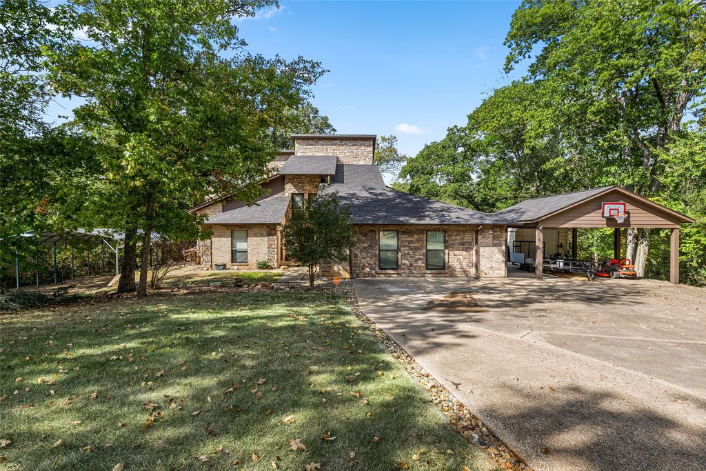 632 Susan Road, Gladewater, TX 75647