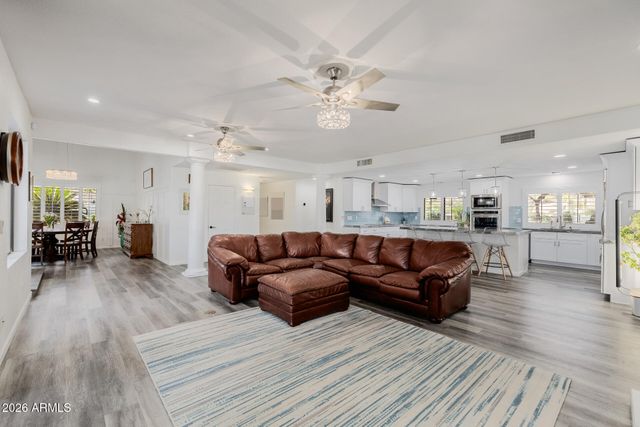 5444 W ELECTRA Lane, Glendale, AZ 85310