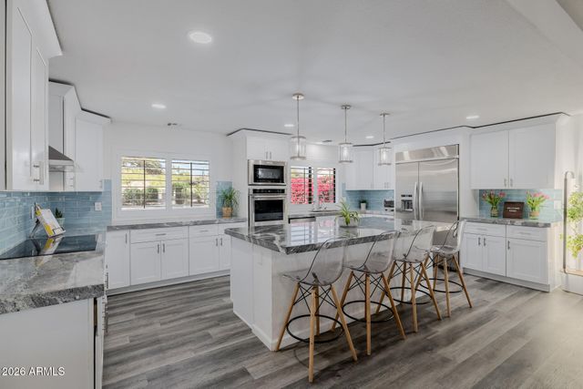 5444 W ELECTRA Lane, Glendale, AZ 85310