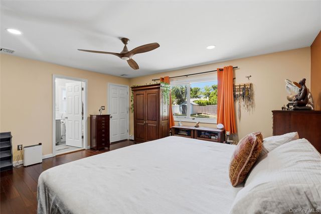 1084 Hyman Avenue, Bay Shore, NY 11706
