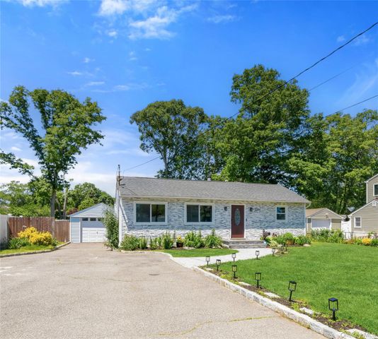 1084 Hyman Avenue, Bay Shore, NY 11706