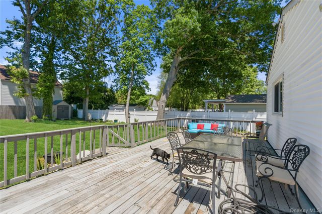 1084 Hyman Avenue, Bay Shore, NY 11706