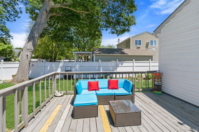 1084 Hyman Avenue, Bay Shore, NY 11706