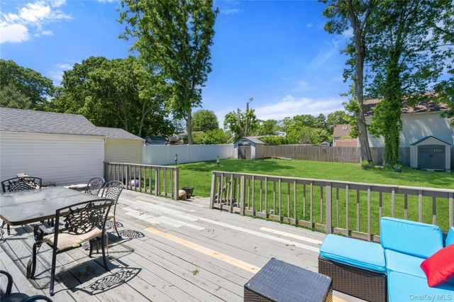 1084 Hyman Avenue, Bay Shore, NY 11706