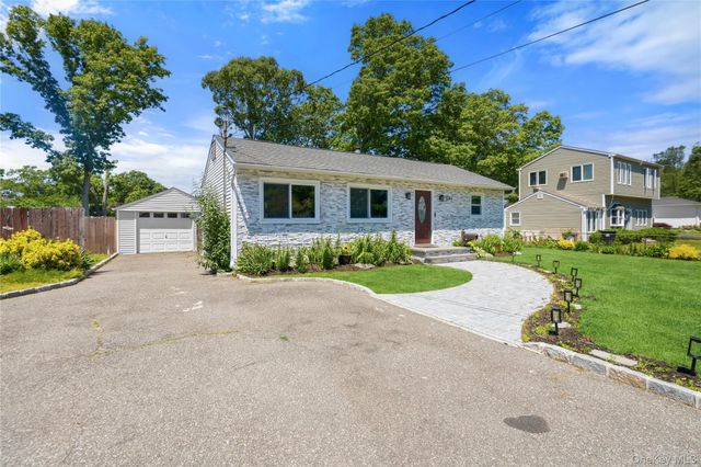 1084 Hyman Avenue, Bay Shore, NY 11706