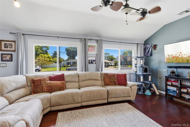 1084 Hyman Avenue, Bay Shore, NY 11706