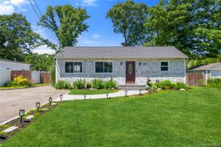 1084 Hyman Avenue, Bay Shore, NY 11706