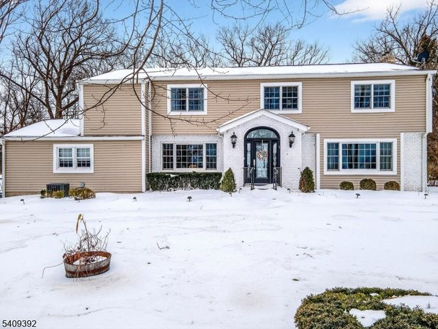 48 Tree Top Rd, Readington Twp., NJ 08889