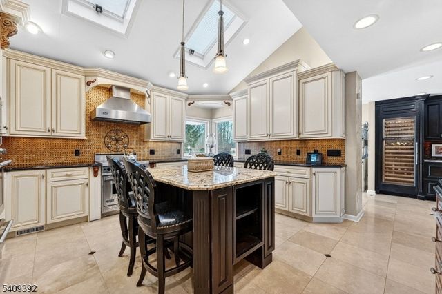 48 Tree Top Rd, Readington Twp., NJ 08889