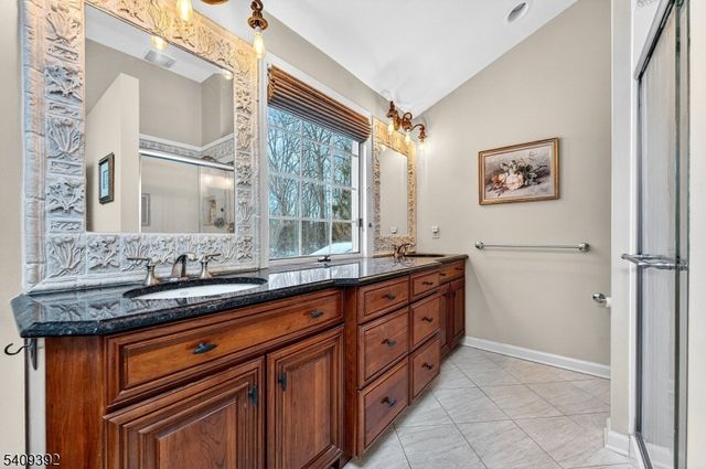 48 Tree Top Rd, Readington Twp., NJ 08889