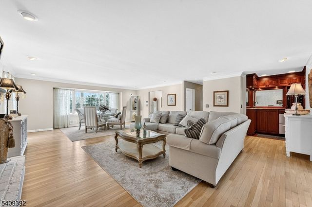 48 Tree Top Rd, Readington Twp., NJ 08889