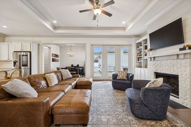 1566 Drakes Creek Rd, Hendersonville, TN 37075