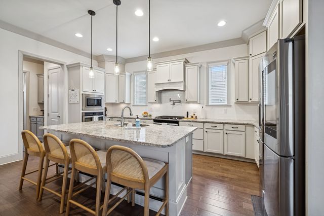 1566 Drakes Creek Rd, Hendersonville, TN 37075