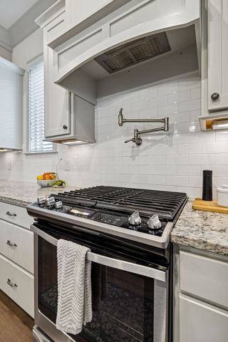 1566 Drakes Creek Rd, Hendersonville, TN 37075