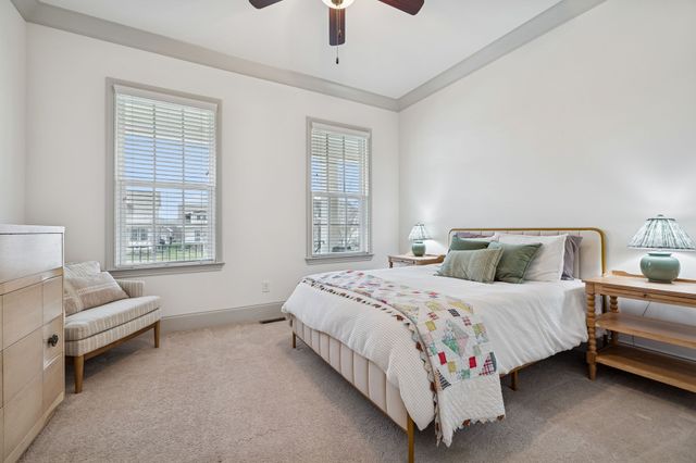 1566 Drakes Creek Rd, Hendersonville, TN 37075