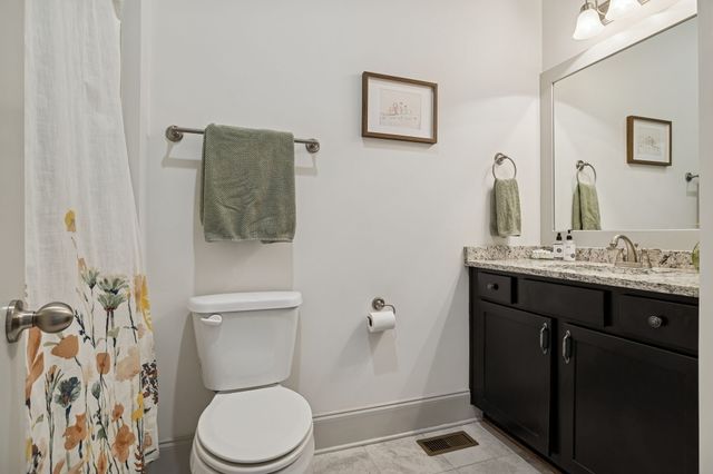 1566 Drakes Creek Rd, Hendersonville, TN 37075