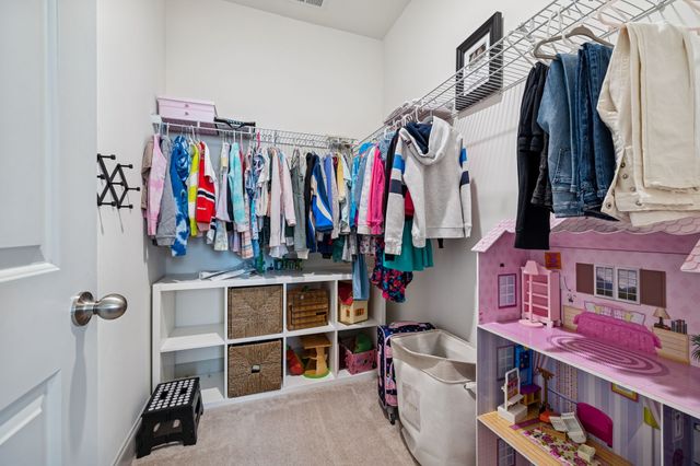 1566 Drakes Creek Rd, Hendersonville, TN 37075