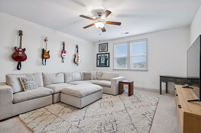 1566 Drakes Creek Rd, Hendersonville, TN 37075