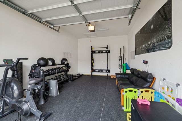 1566 Drakes Creek Rd, Hendersonville, TN 37075