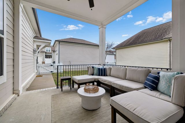 1566 Drakes Creek Rd, Hendersonville, TN 37075