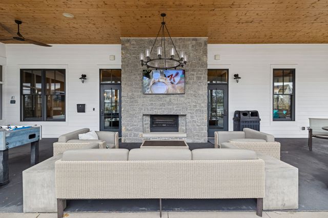 1566 Drakes Creek Rd, Hendersonville, TN 37075