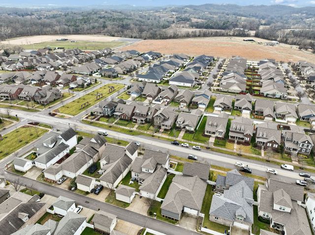 1566 Drakes Creek Rd, Hendersonville, TN 37075