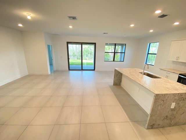 6950 SE Park Trace Drive, Stuart, FL 34997