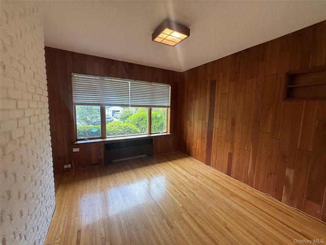 4 Annette Drive, Port Washington, NY 11050