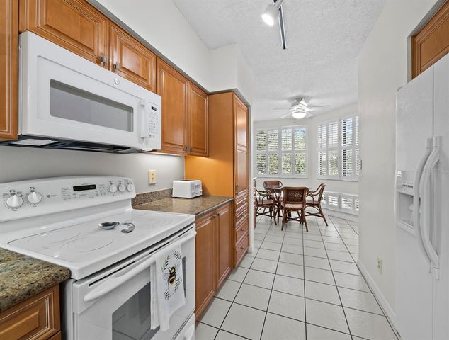 1904 HARBOURSIDE DRIVE 202, Longboat Key, FL 34228