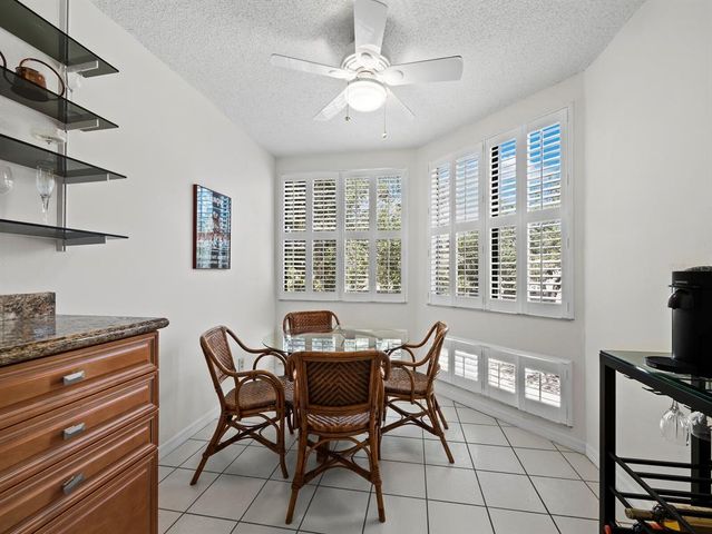 1904 HARBOURSIDE DRIVE 202, Longboat Key, FL 34228
