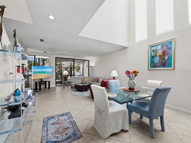 1904 HARBOURSIDE DRIVE 202, Longboat Key, FL 34228