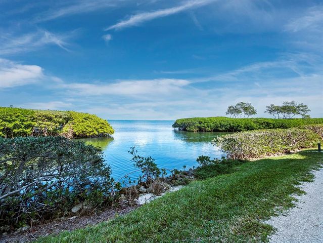 1904 HARBOURSIDE DRIVE 202, Longboat Key, FL 34228