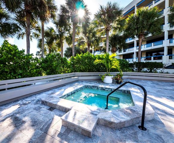 1904 HARBOURSIDE DRIVE 202, Longboat Key, FL 34228