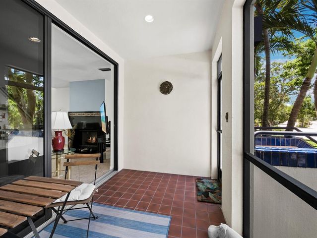 1904 HARBOURSIDE DRIVE 202, Longboat Key, FL 34228